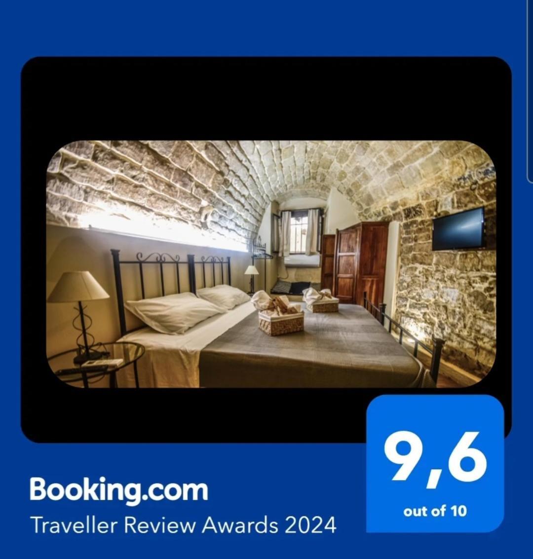 Vila Domum In Petra Casa Nella Roccia Self Check - In Modica Exteriér fotografie