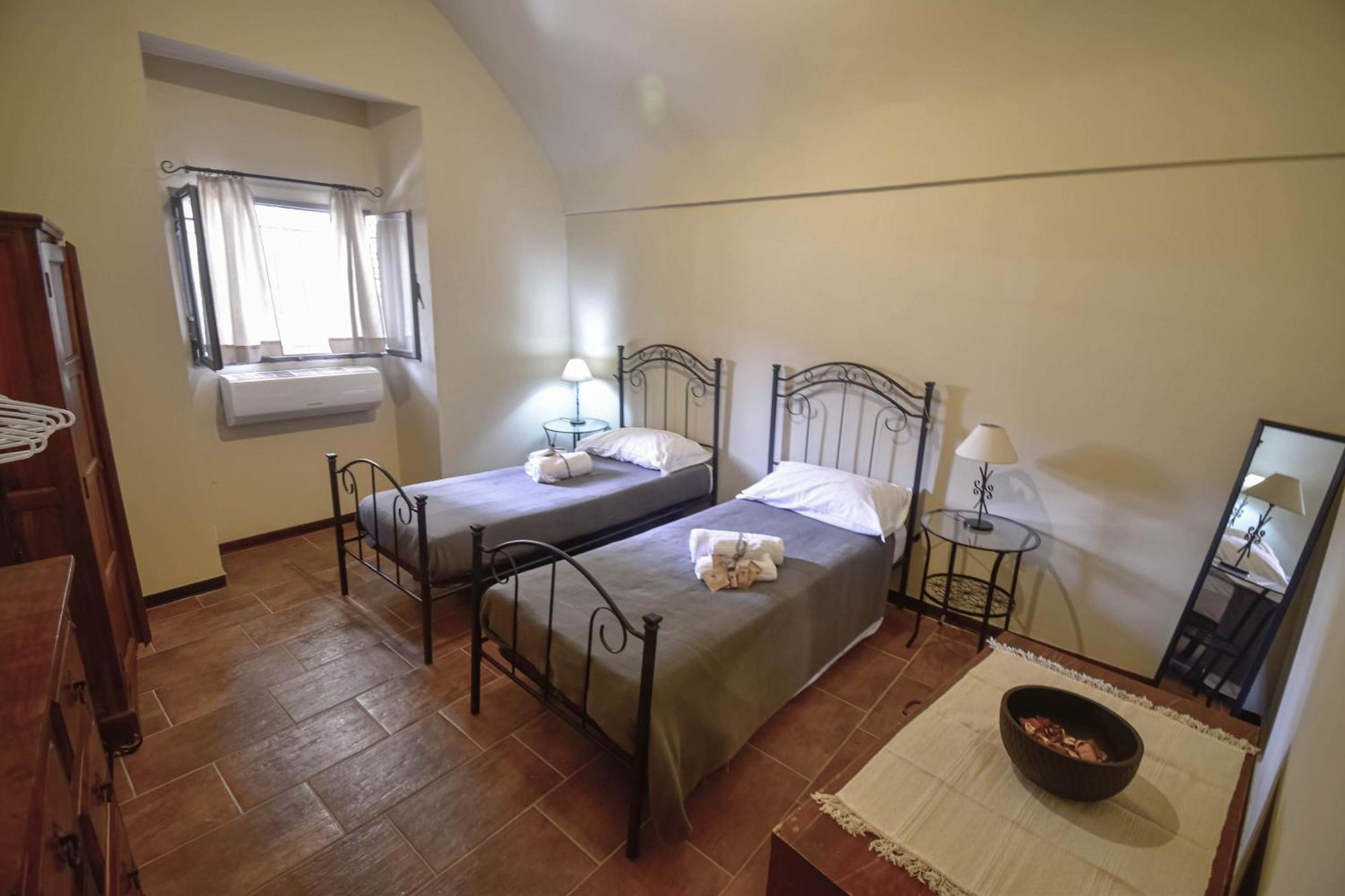 Vila Domum In Petra Casa Nella Roccia Self Check - In Modica Exteriér fotografie